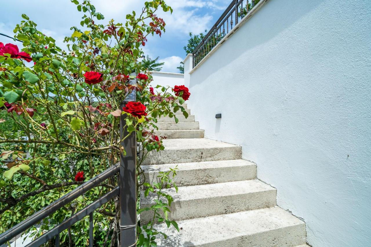 Hidden Gem Apartment โมลูนัท ภายนอก รูปภาพ
