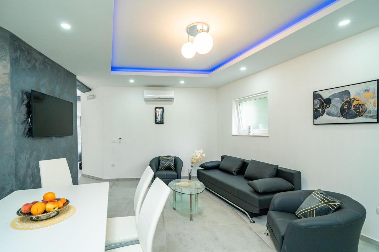 Hidden Gem Apartment โมลูนัท ภายนอก รูปภาพ