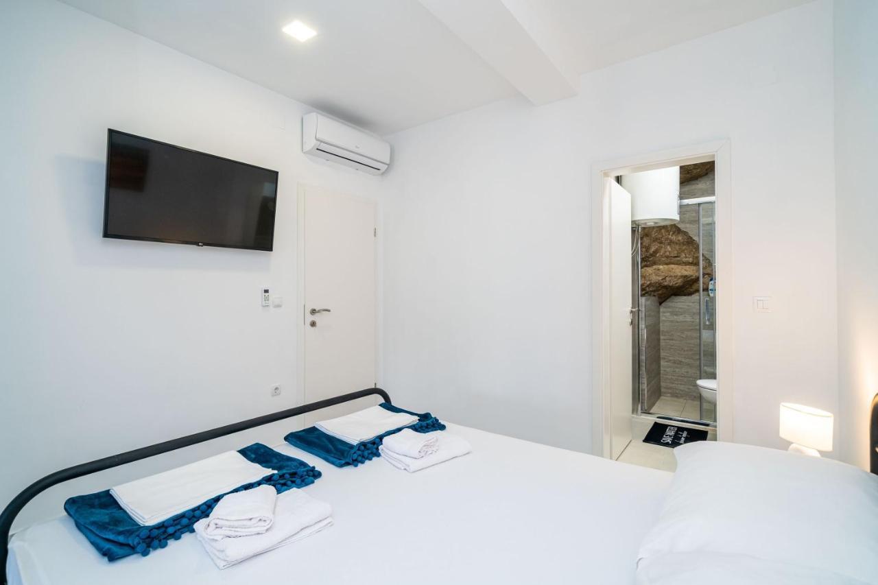 Hidden Gem Apartment โมลูนัท ภายนอก รูปภาพ