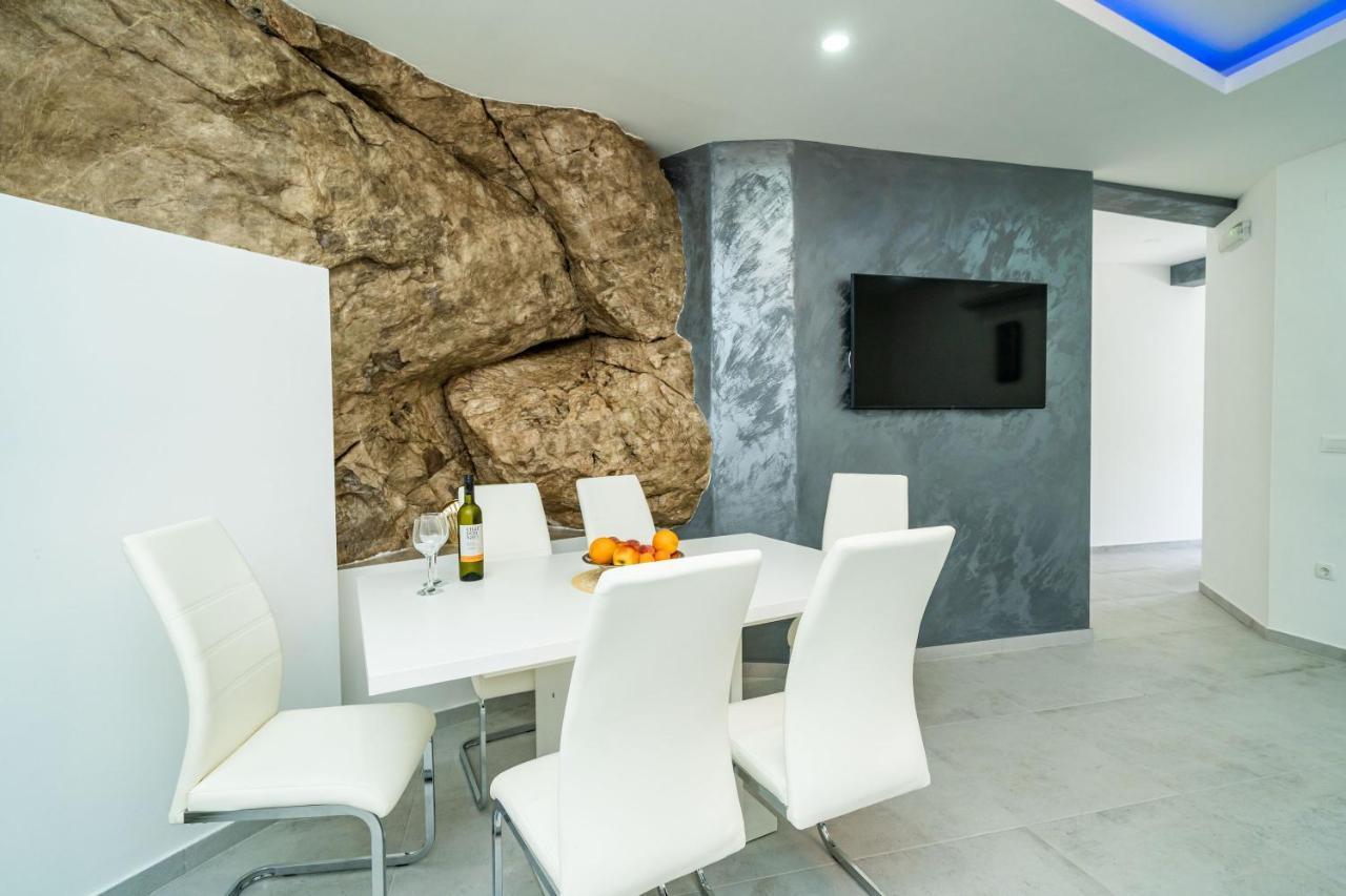Hidden Gem Apartment โมลูนัท ภายนอก รูปภาพ