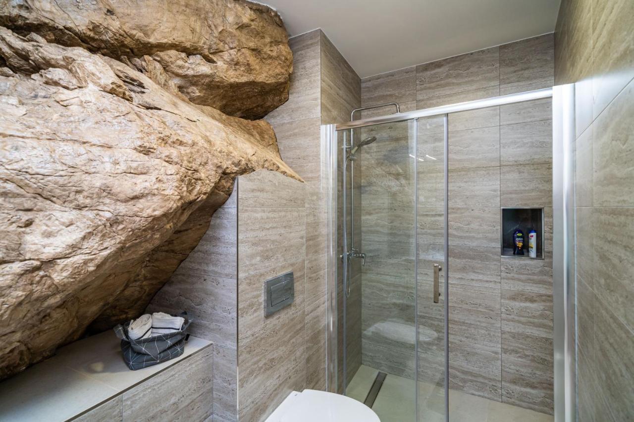 Hidden Gem Apartment โมลูนัท ภายนอก รูปภาพ