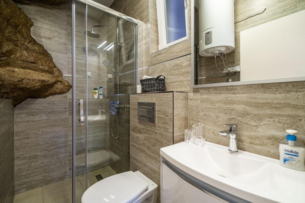 Hidden Gem Apartment โมลูนัท ภายนอก รูปภาพ