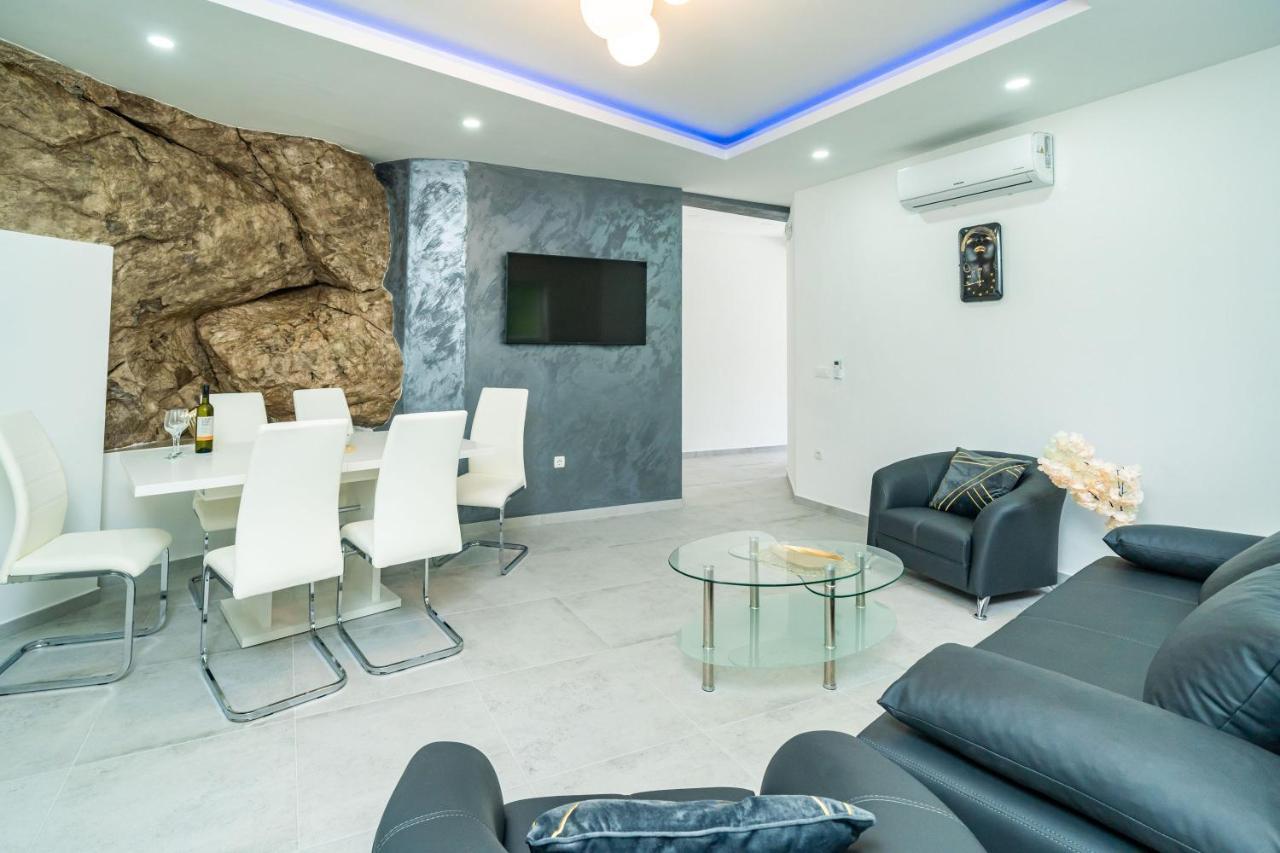 Hidden Gem Apartment โมลูนัท ภายนอก รูปภาพ